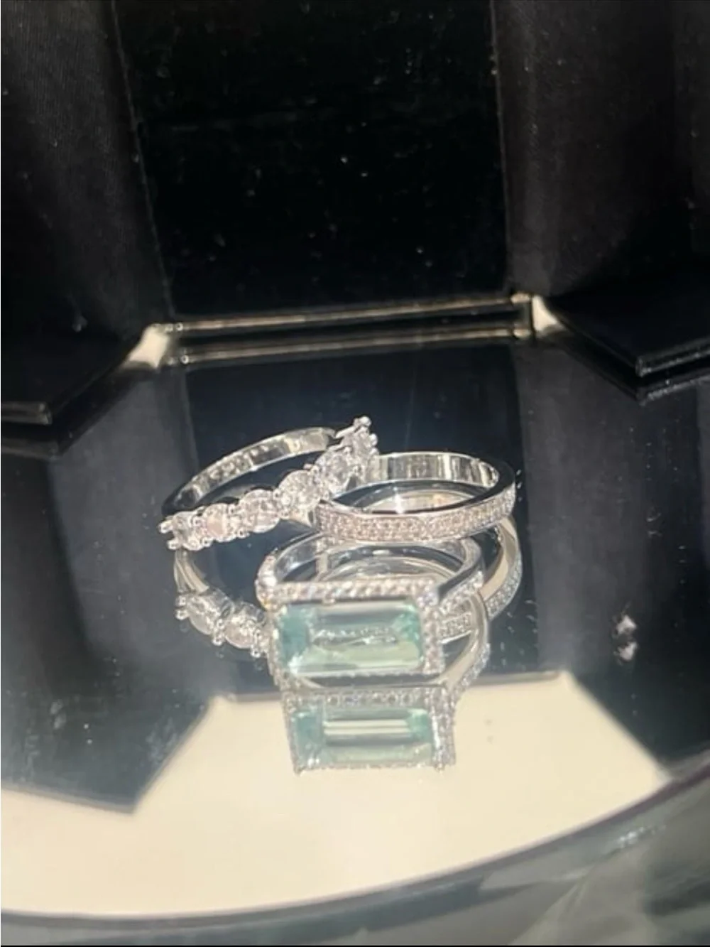 Swarovski gemstone can